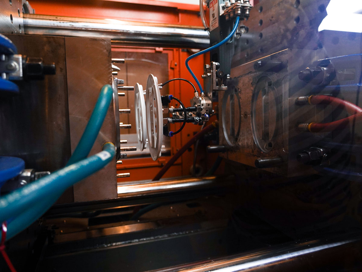 Hoe werkt een spuitgietmachine?